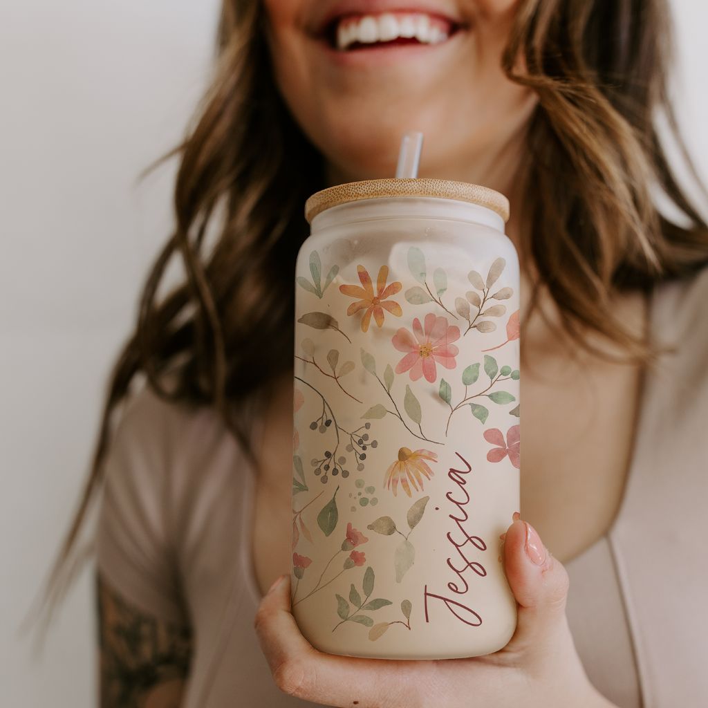 Personalized Iced Coffee Cup with Floral Retro Design, custom can glass with lid and straw, perfect for bridesmaid gifts, bachelorette parties, or bridesmaid proposals, stylish and practical for everyday use