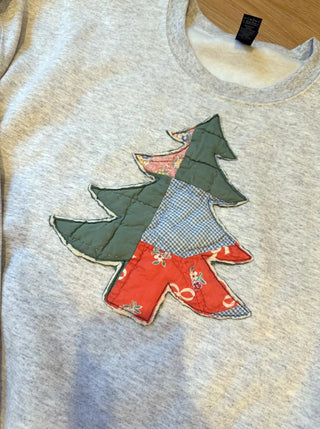 Vintage Quilt Christmas Tree Applique Crewneck Sweatshirt