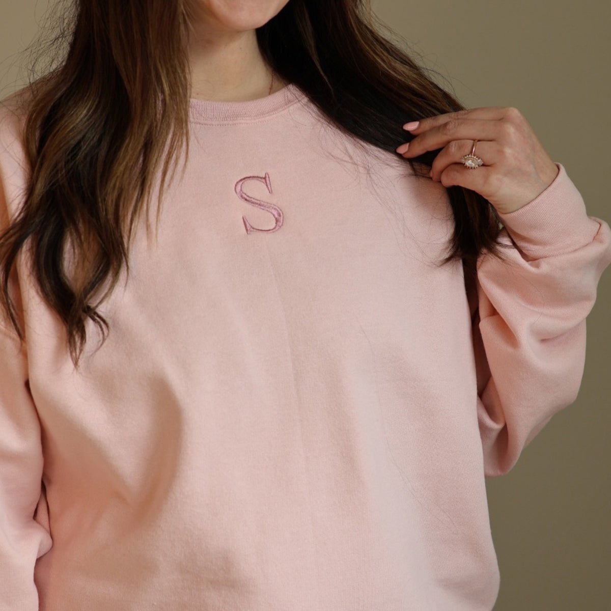 Neutral Initial Embroidered Minimalist Monogrammed Crewneck Sweatshirt