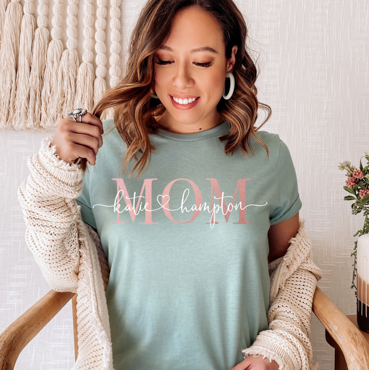 Personalized Mom Shirt - Women&#39;s Graphic Tee